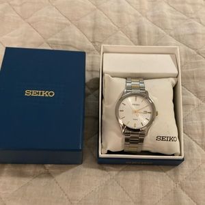 Seiko watch, never worn, needs battery